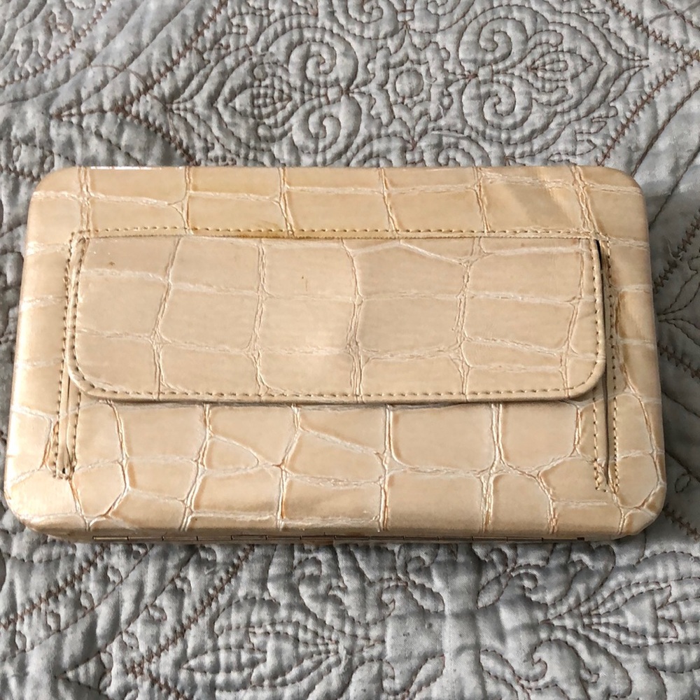 Metallic flat clutch bag